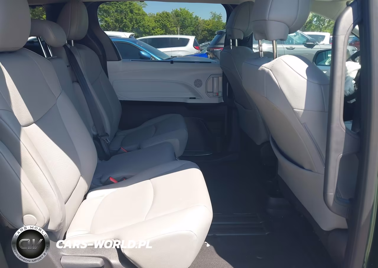 2026 Toyota Sienna Xle VIN:5TDYRKECXTS293589 - 8