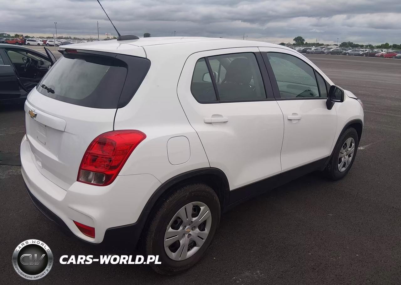 2018 Chevrolet Trax Ls VIN:KL7CJKSB4JB555878 - 4