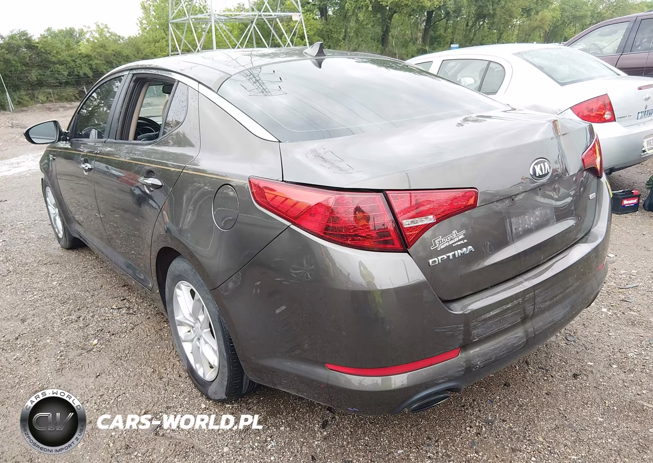 2013 Kia Optima Lx VIN:5XXGM4A70DG179098 - 3