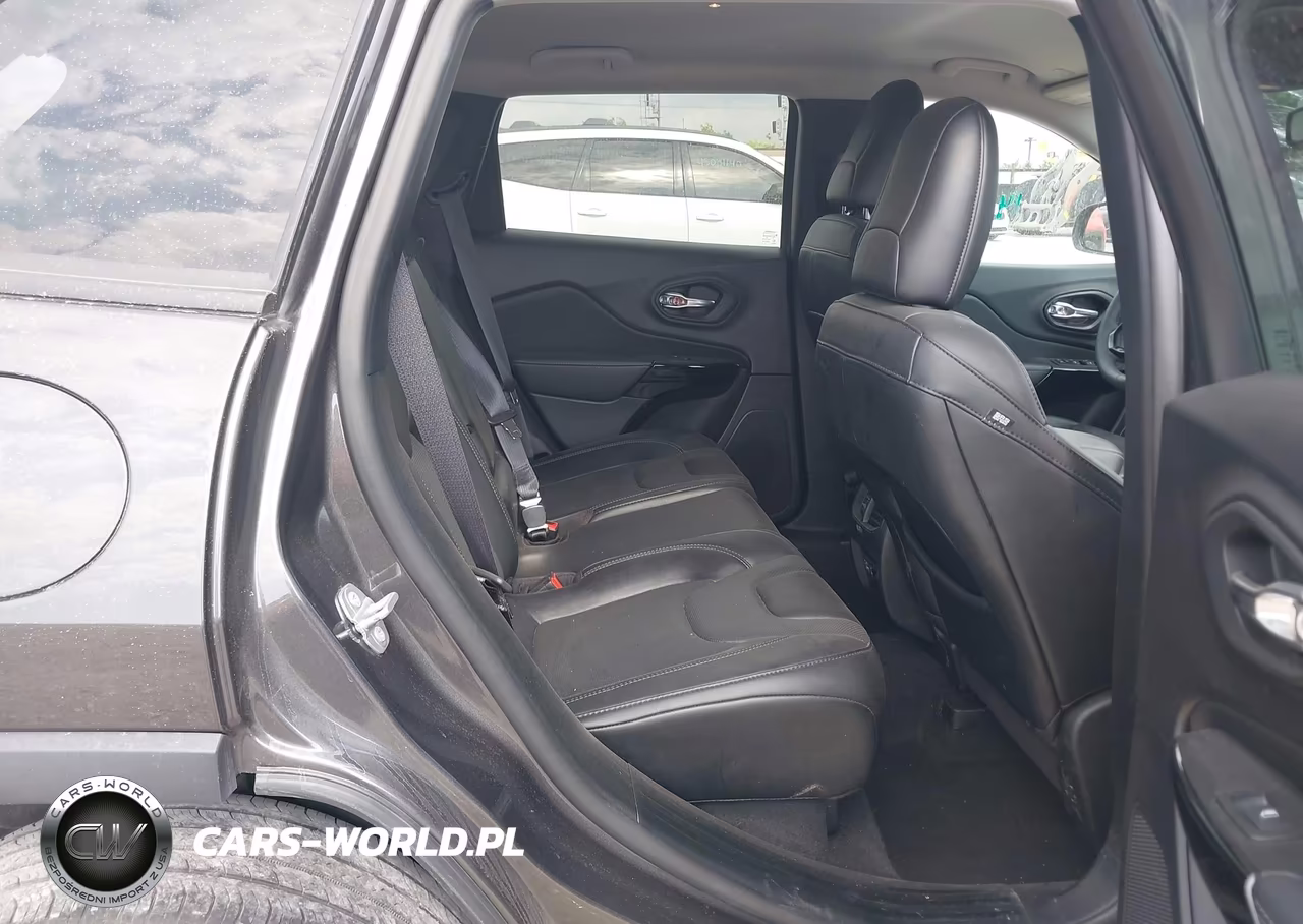 2023 Jeep Cherokee Altitude Lux 4X4 VIN:1C4PJMMB5PD105330 - 8