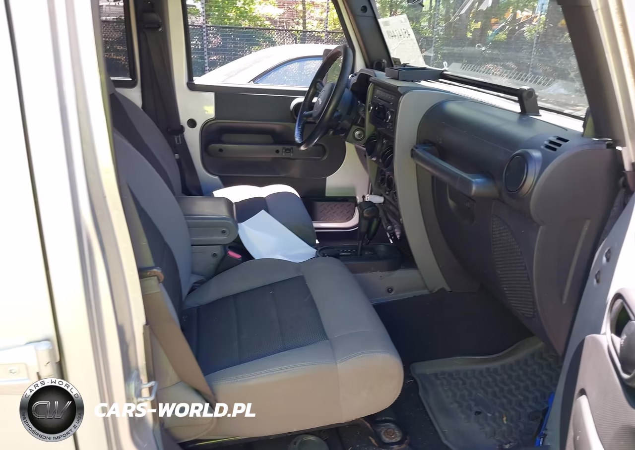 2009 Jeep Wrangler Unlimited X VIN:1J4GA391X9L733266 - 5