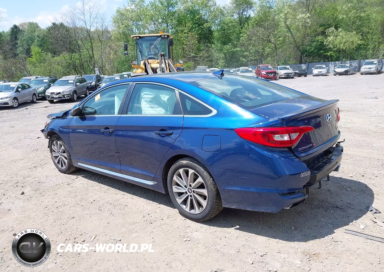 2015 Hyundai Sonata Sport VIN:5NPE34AF9FH052276 - 3