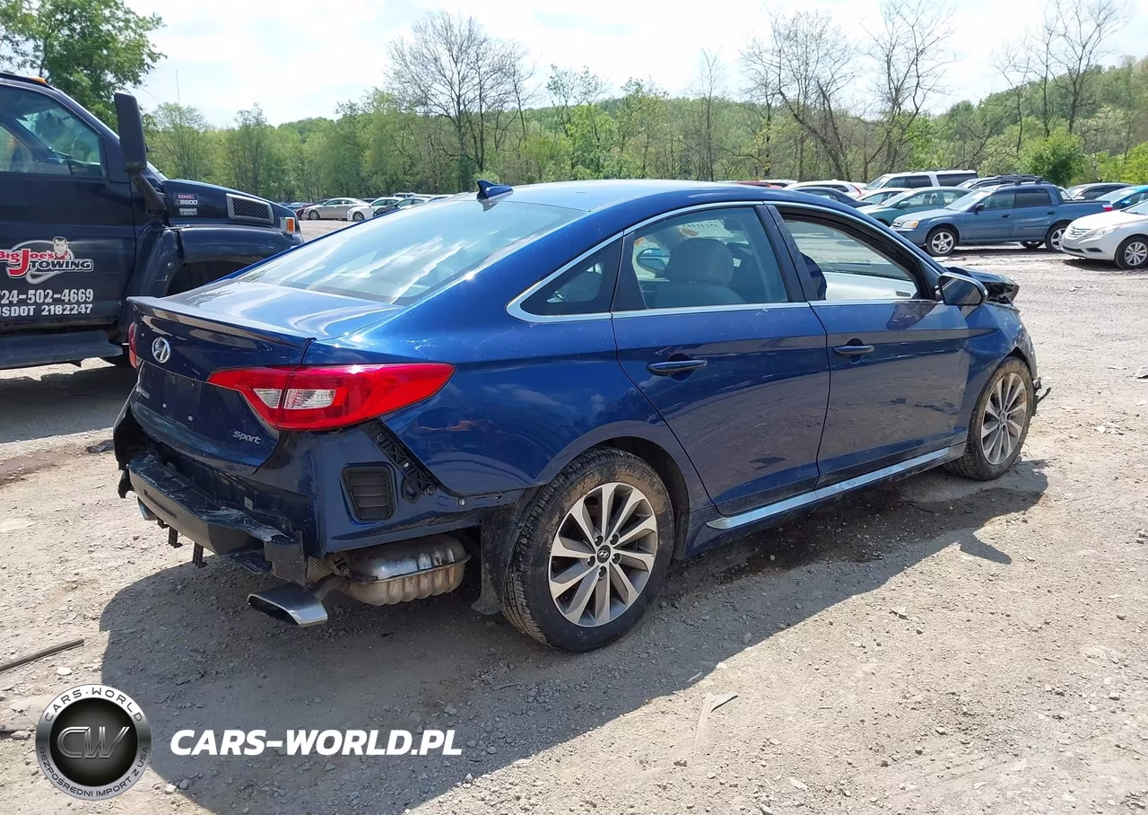 2015 Hyundai Sonata Sport VIN:5NPE34AF9FH052276 - 4