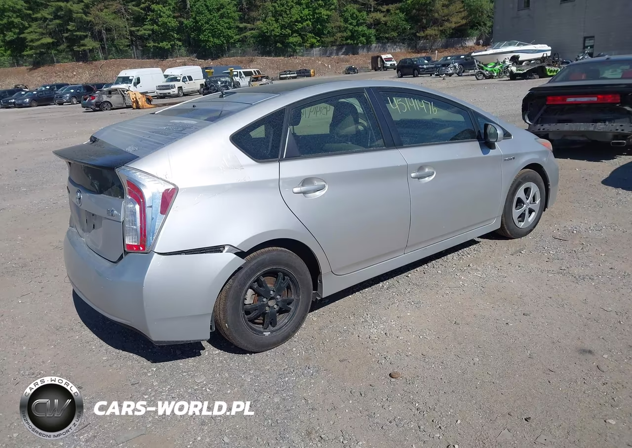 2012 Toyota Prius Three VIN:JTDKN3DU7C5444184 - 4