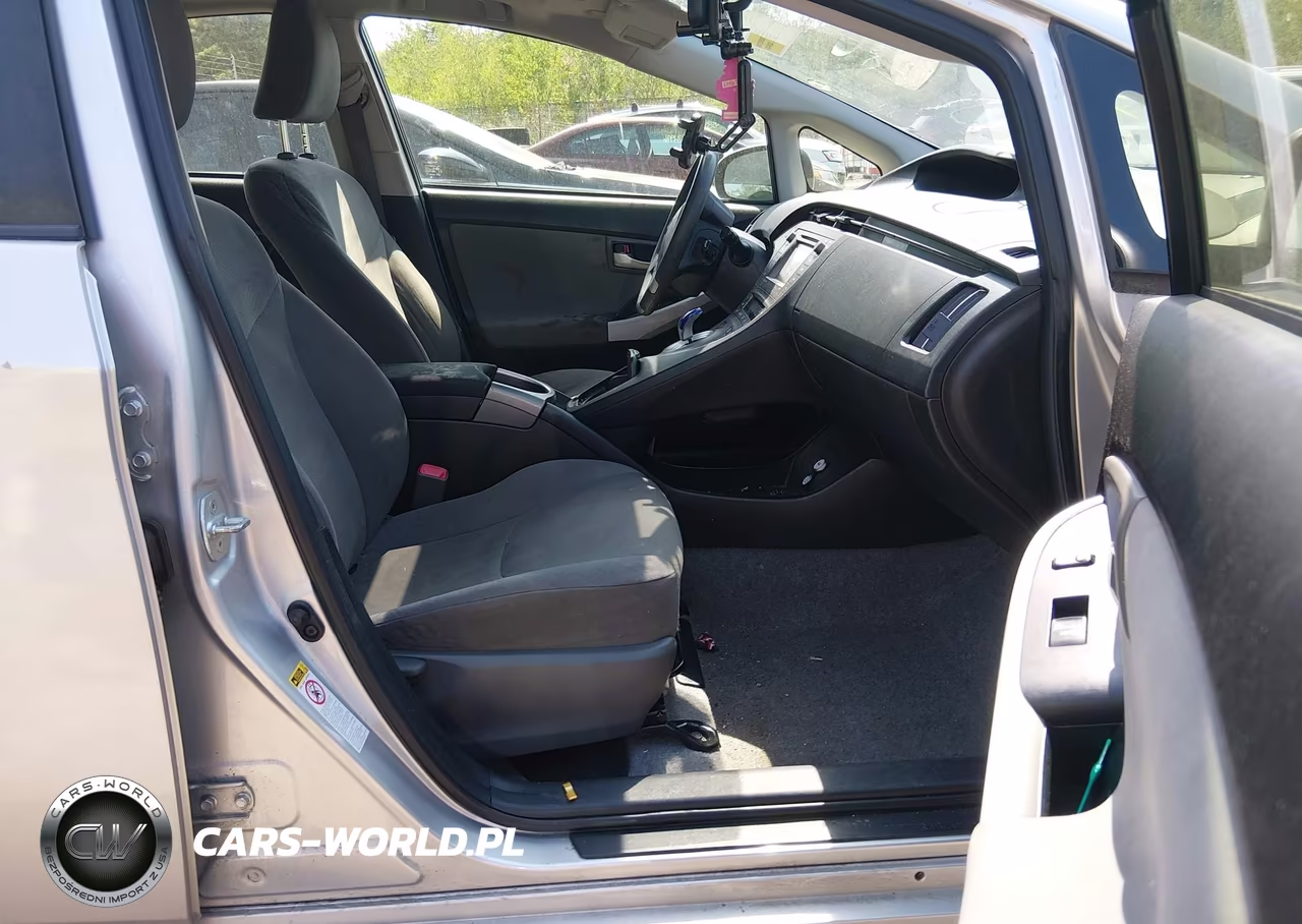 2012 Toyota Prius Three VIN:JTDKN3DU7C5444184 - 5