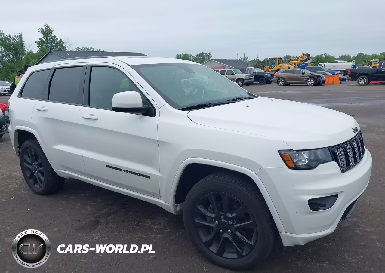 2020 Jeep Grand Cherokee Altitude 4X4 VIN:1C4RJFAG5LC149347 - 13