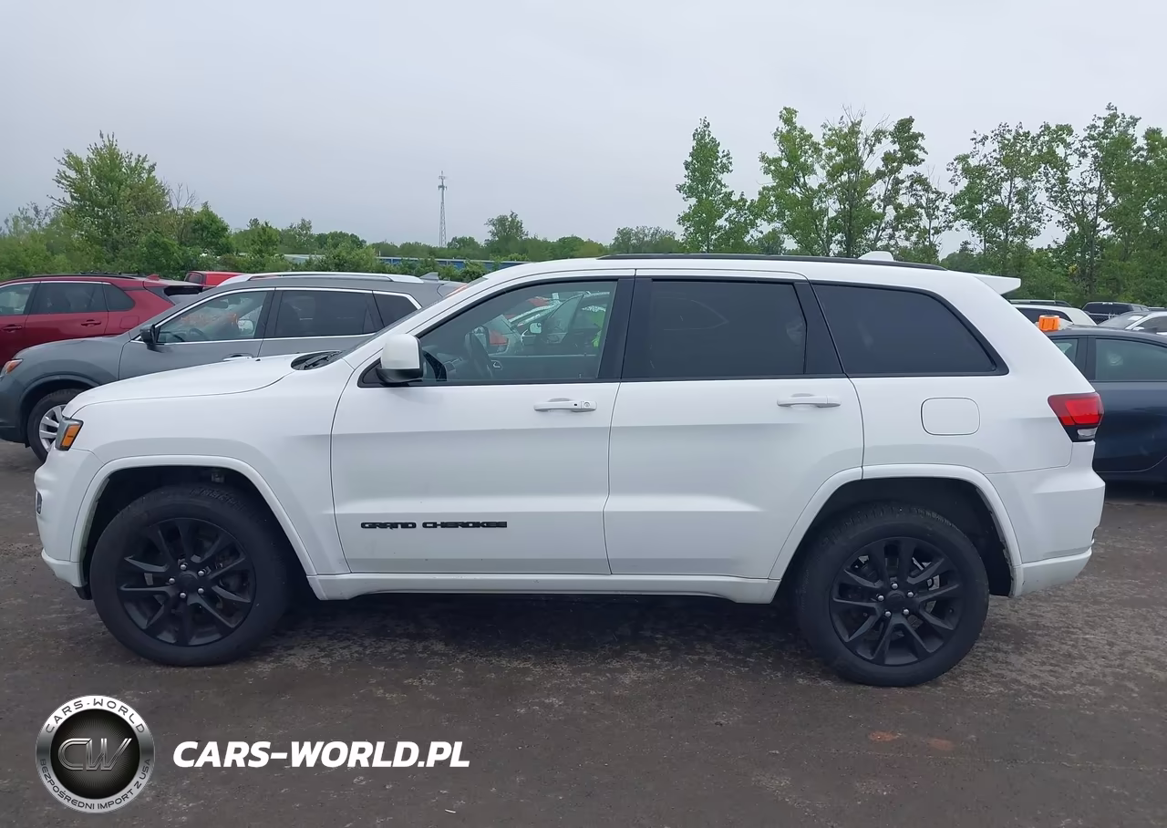2020 Jeep Grand Cherokee Altitude 4X4 VIN:1C4RJFAG5LC149347 - 14