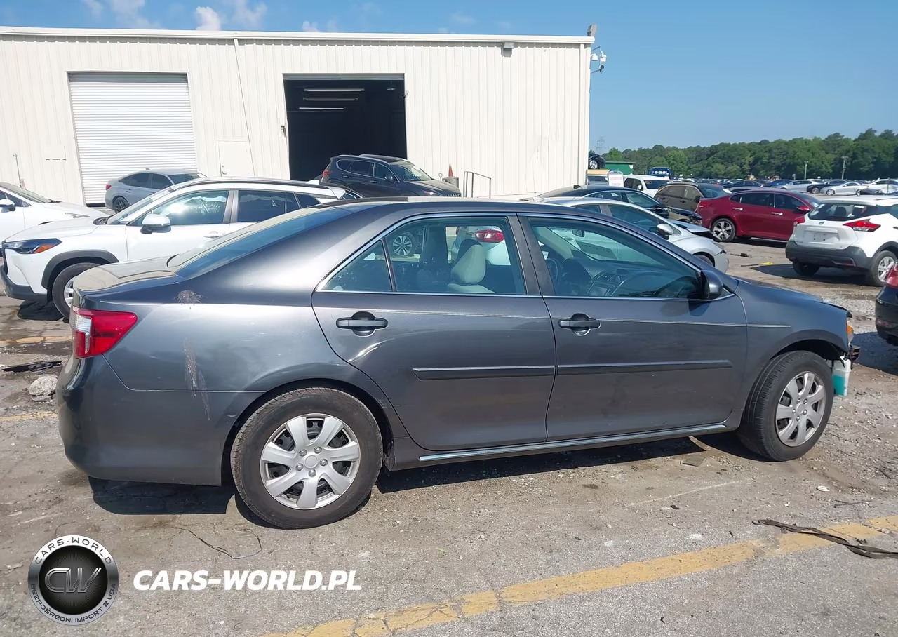 2014 Toyota Camry Le VIN:4T4BF1FK4ER403938 - 13