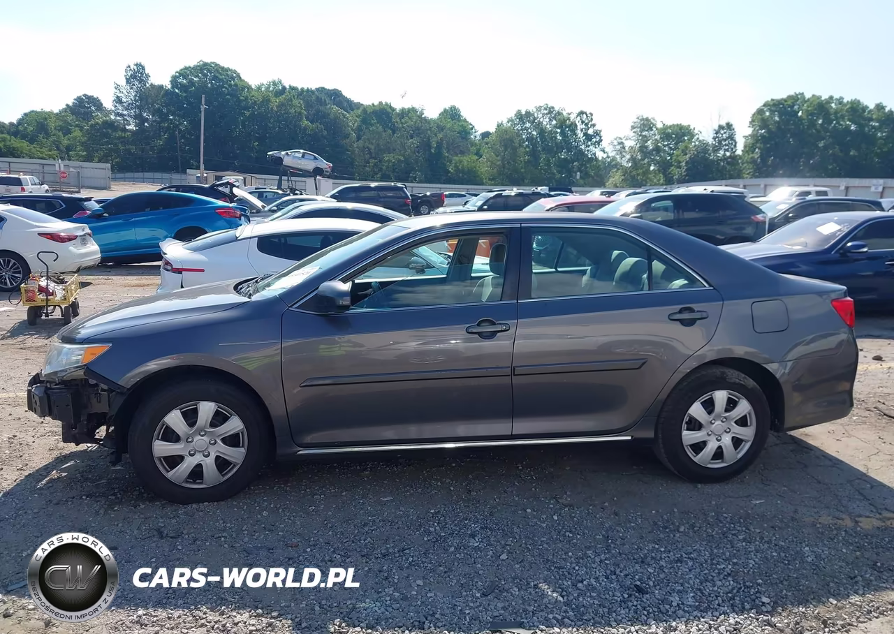 2014 Toyota Camry Le VIN:4T4BF1FK4ER403938 - 14