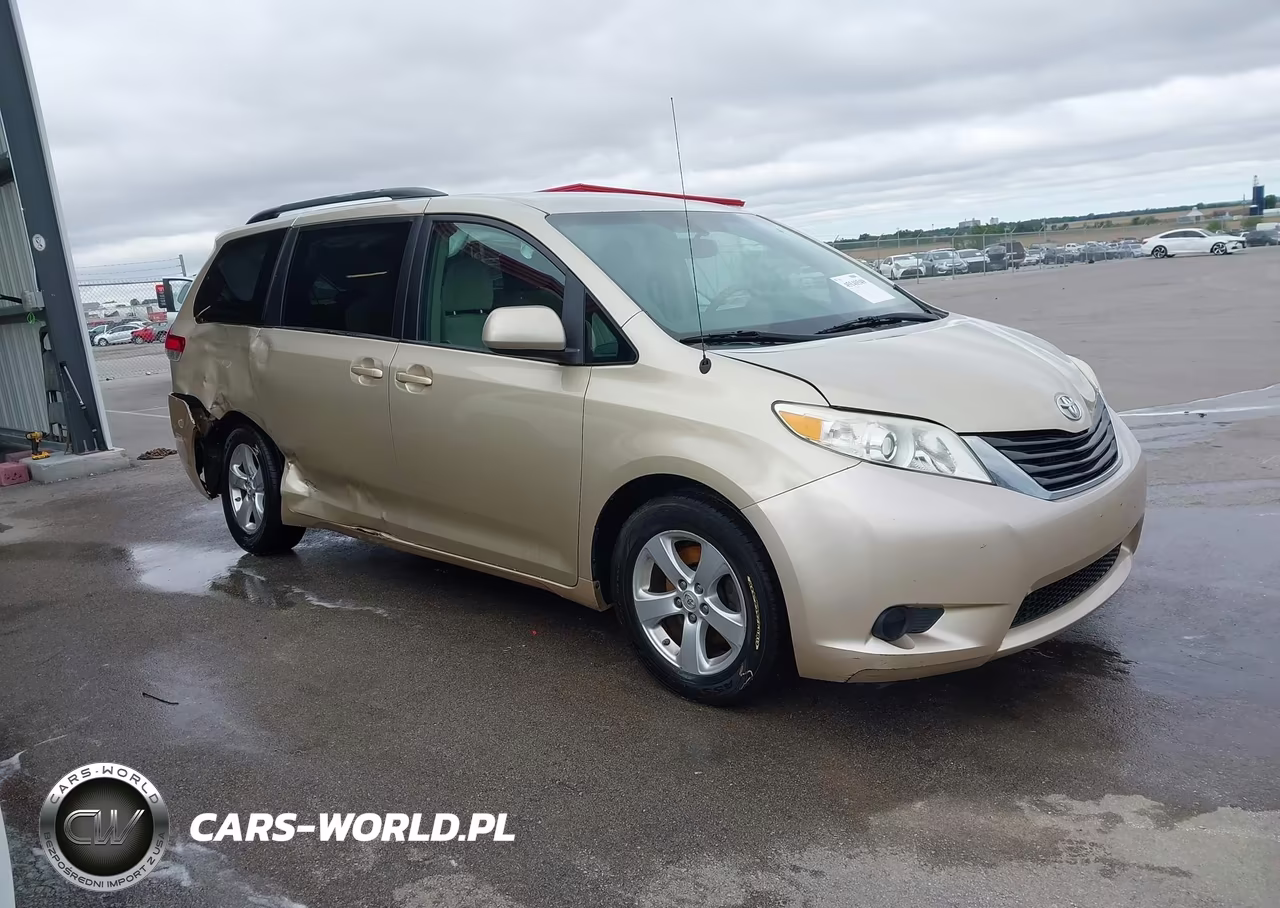 2014 Toyota Sienna Le V6 8 Passenger – zdjęcie 1 z 17