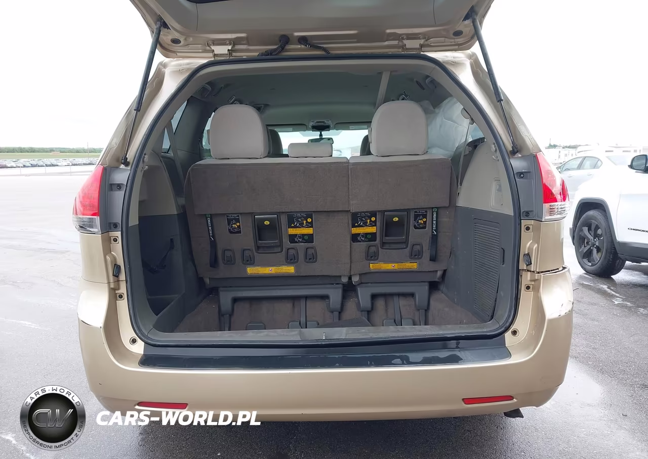 2014 Toyota Sienna Le V6 8 Passenger VIN:5TDKK3DC5ES449025 - 17