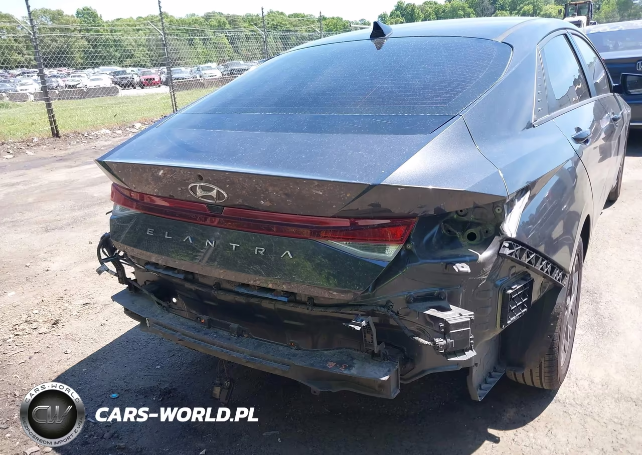 2022 Hyundai Elantra Sel VIN:5NPLS4AG9NH078619 - 17