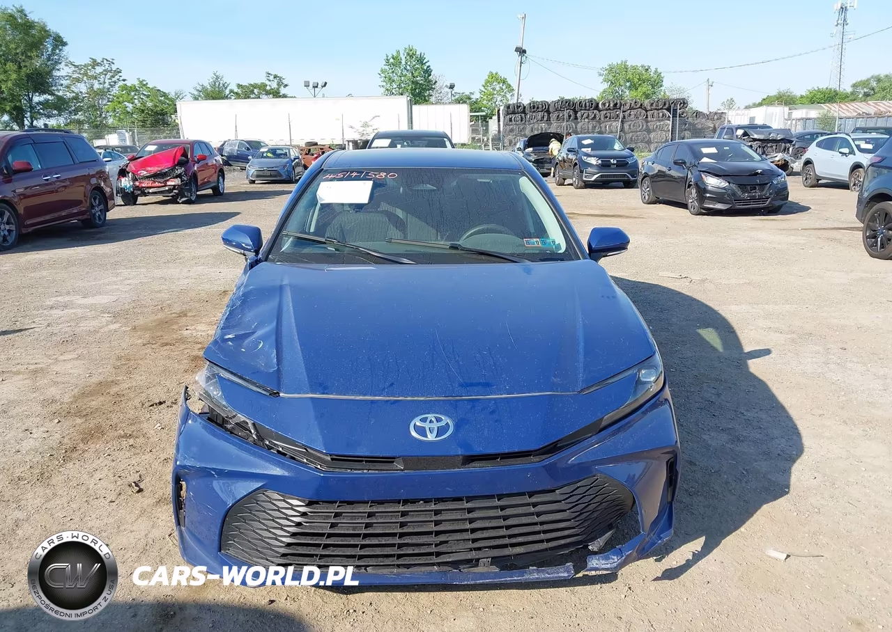 2025 Toyota Camry Le VIN:4T1DAACK4SU111806 - 12
