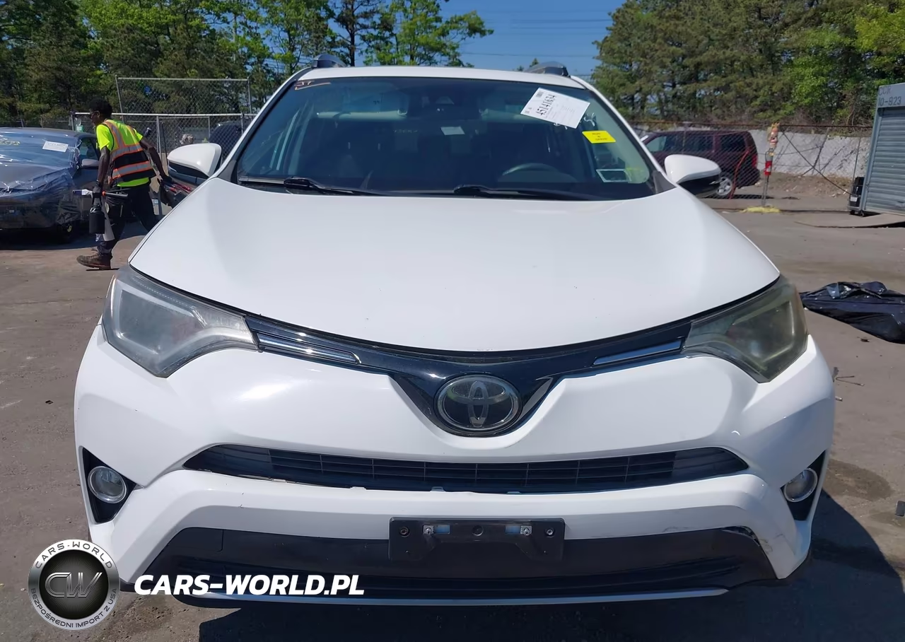 2017 Toyota Rav4 Xle VIN:2T3RFREV8HW677853 - 12