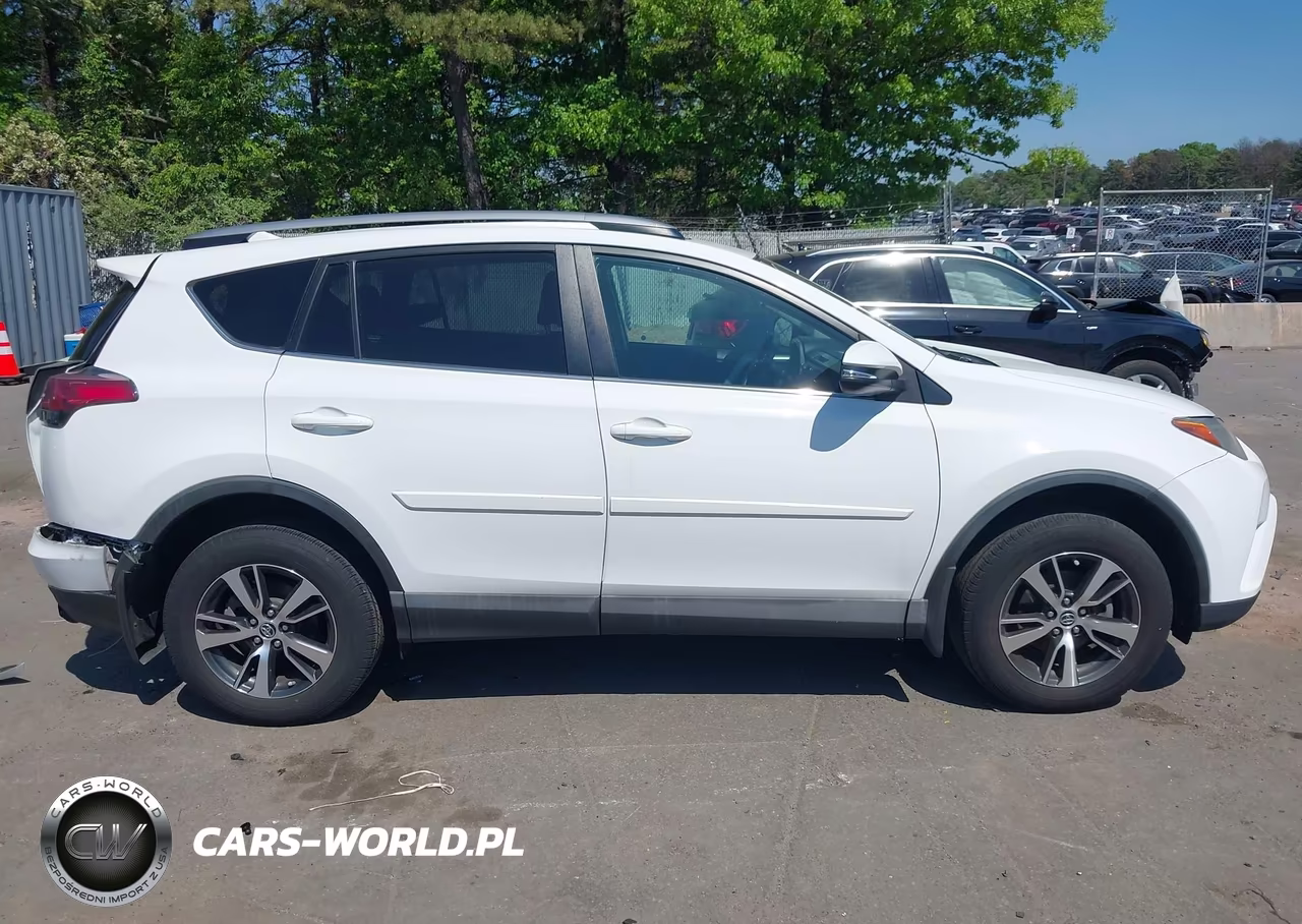 2017 Toyota Rav4 Xle VIN:2T3RFREV8HW677853 - 13