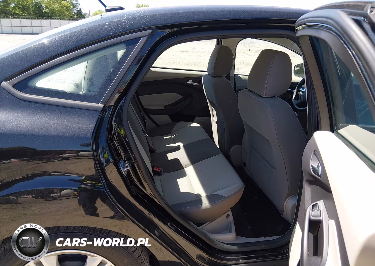 2014 Ford Focus Se VIN:1FADP3F29EL215900 - 8