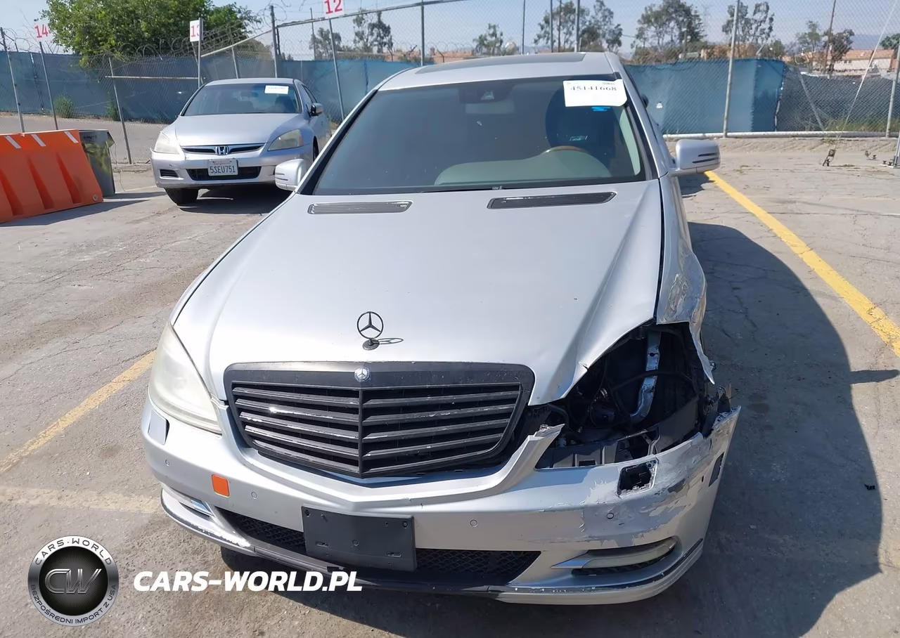 2010 Mercedes-Benz S 550 VIN:WDDNG7BB8AA324923 - 13