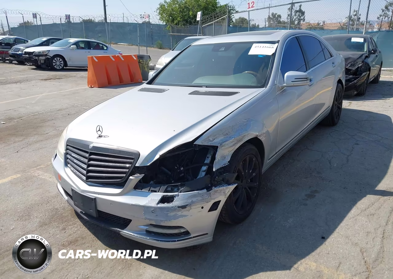 2010 Mercedes-Benz S 550 VIN:WDDNG7BB8AA324923 - 2