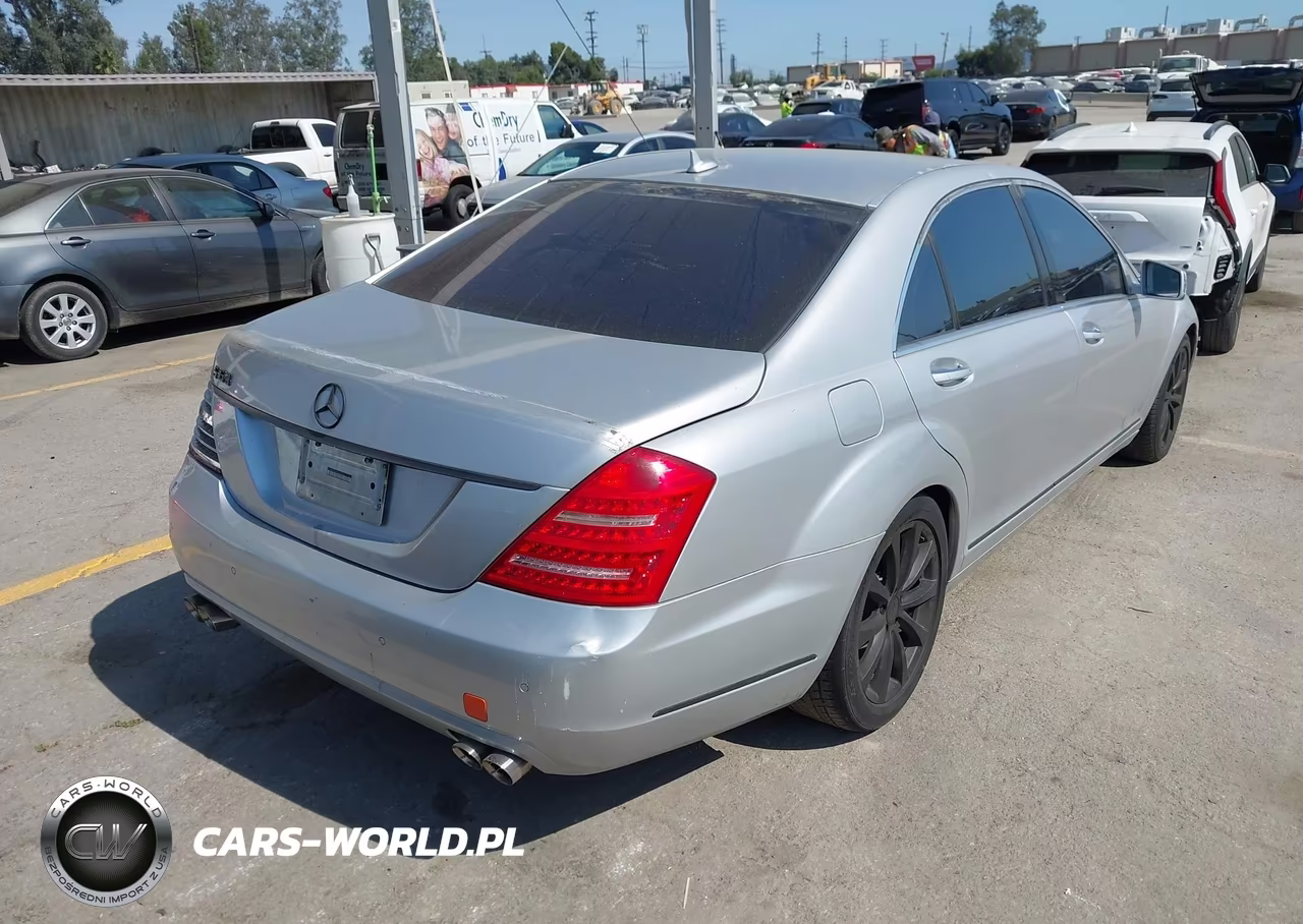 2010 Mercedes-Benz S 550 VIN:WDDNG7BB8AA324923 - 4