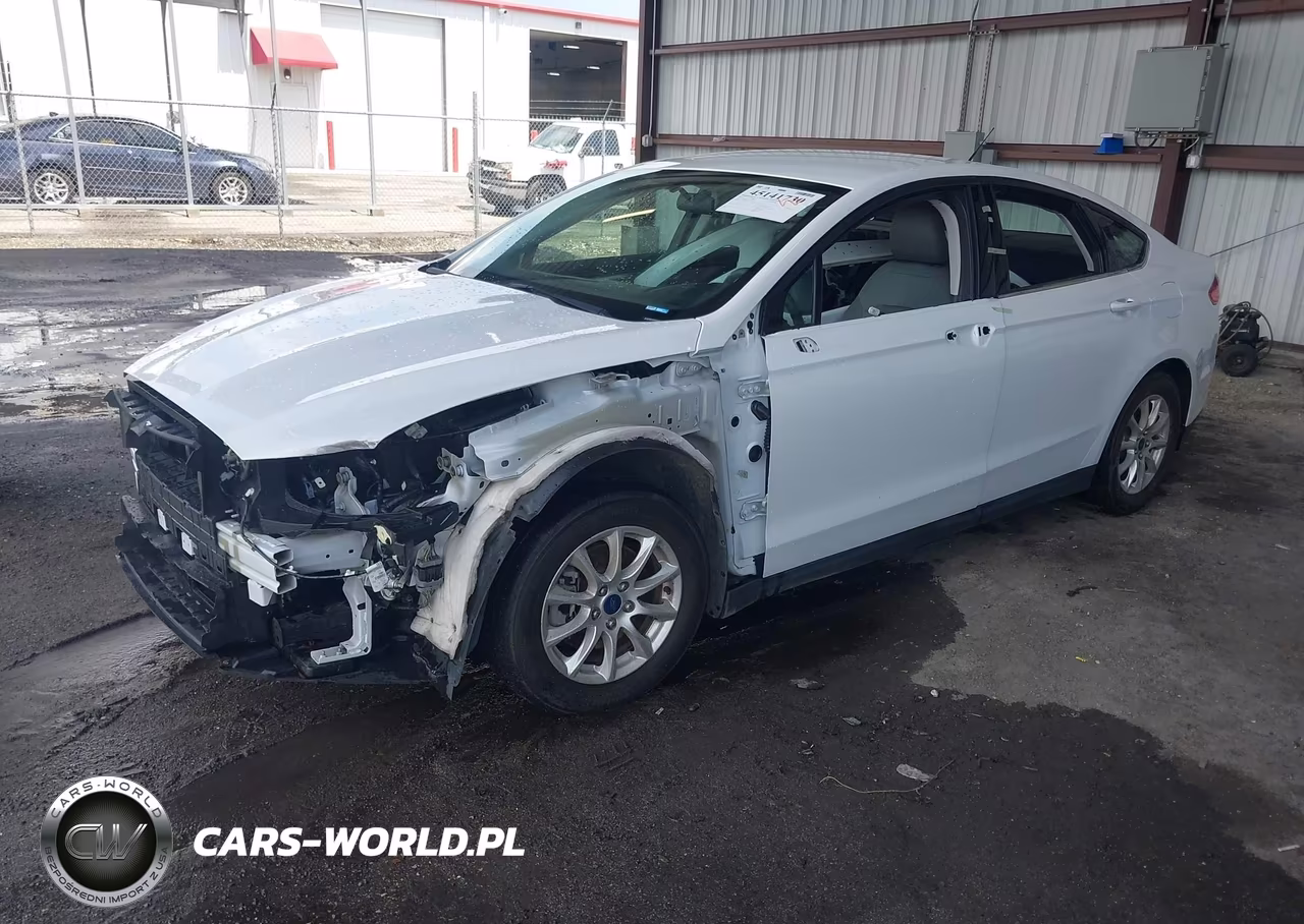 2015 Ford Fusion S VIN:3FA6P0G70FR242326 - 2