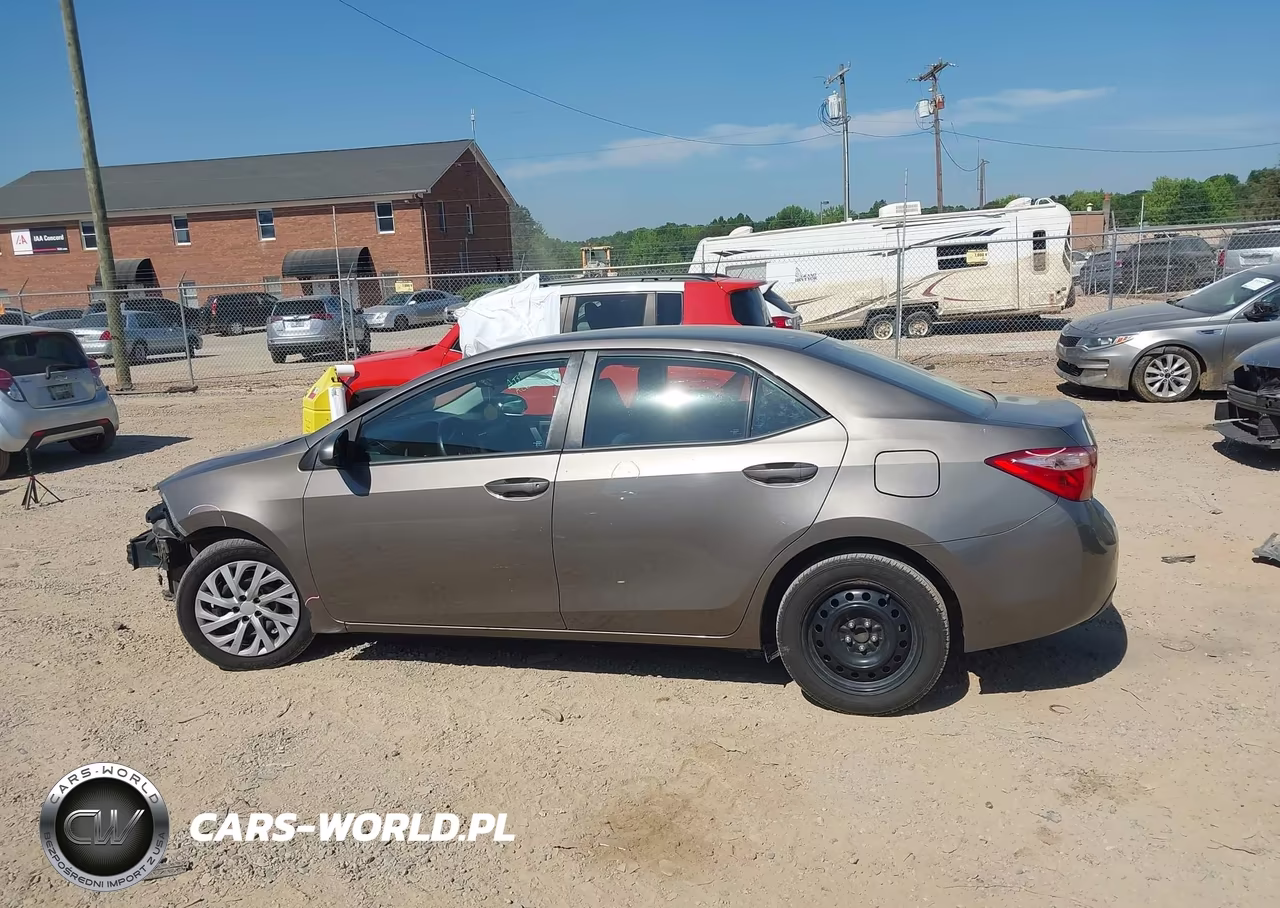 2017 Toyota Corolla Le VIN:2T1BURHE5HC909080 - 15