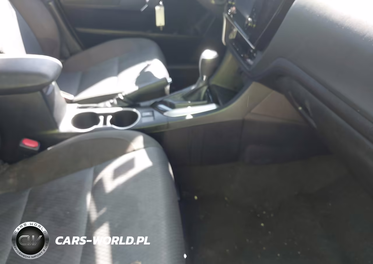 2017 Toyota Corolla Le VIN:2T1BURHE5HC909080 - 5