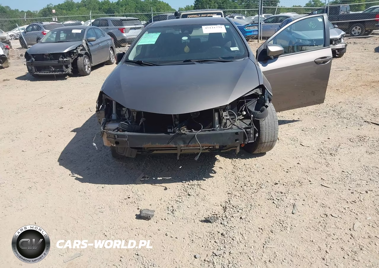2017 Toyota Corolla Le VIN:2T1BURHE5HC909080 - 6