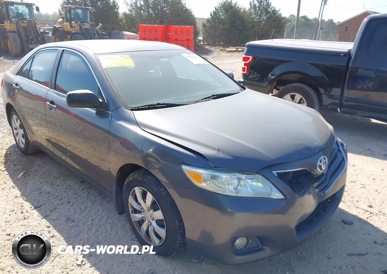2011 Toyota Camry Le – zdjęcie 1 z 16