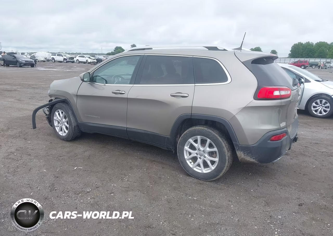 2017 Jeep Cherokee Latitude Fwd VIN:1C4PJLCS4HW624063 - 3