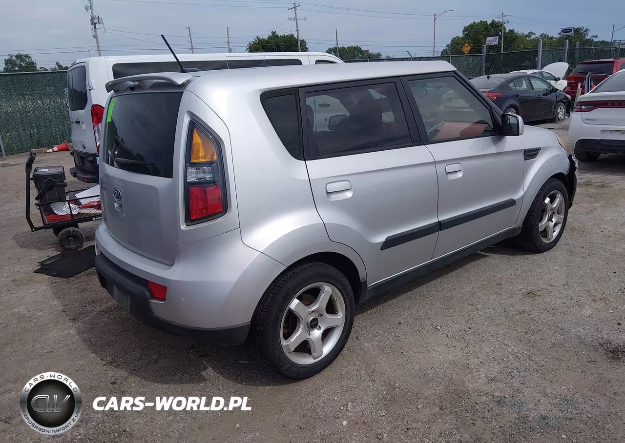 2010 Kia Soul Sport VIN:KNDJT2A24A7045166 - 4
