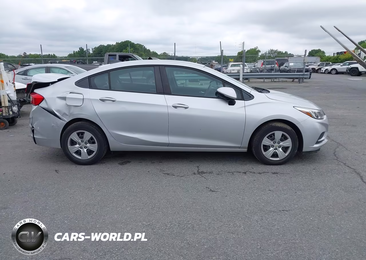 2018 Chevrolet Cruze Ls Auto VIN:1G1BC5SM5J7116910 - 13