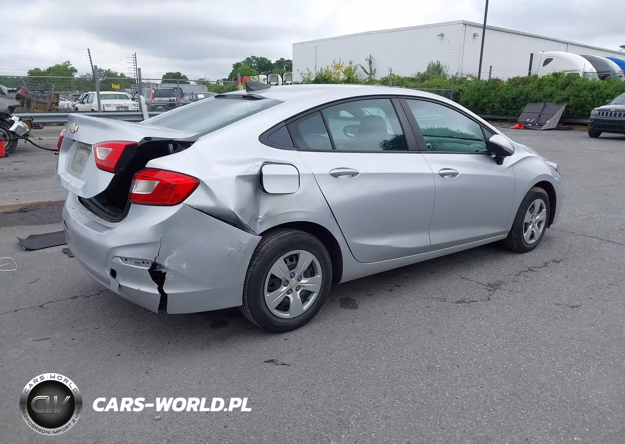 2018 Chevrolet Cruze Ls Auto VIN:1G1BC5SM5J7116910 - 4