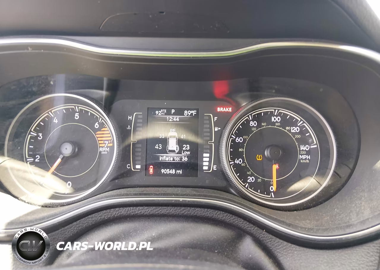 2019 Jeep Cherokee Latitude Fwd VIN:1C4PJLCBXKD265952 - 7
