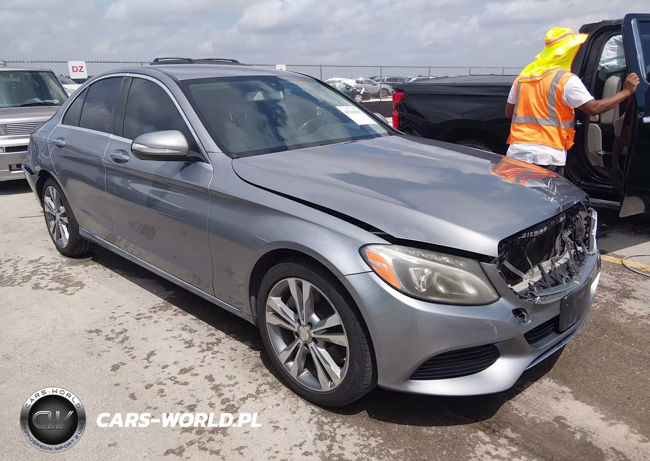 2015 Mercedes-Benz C 300 Luxury