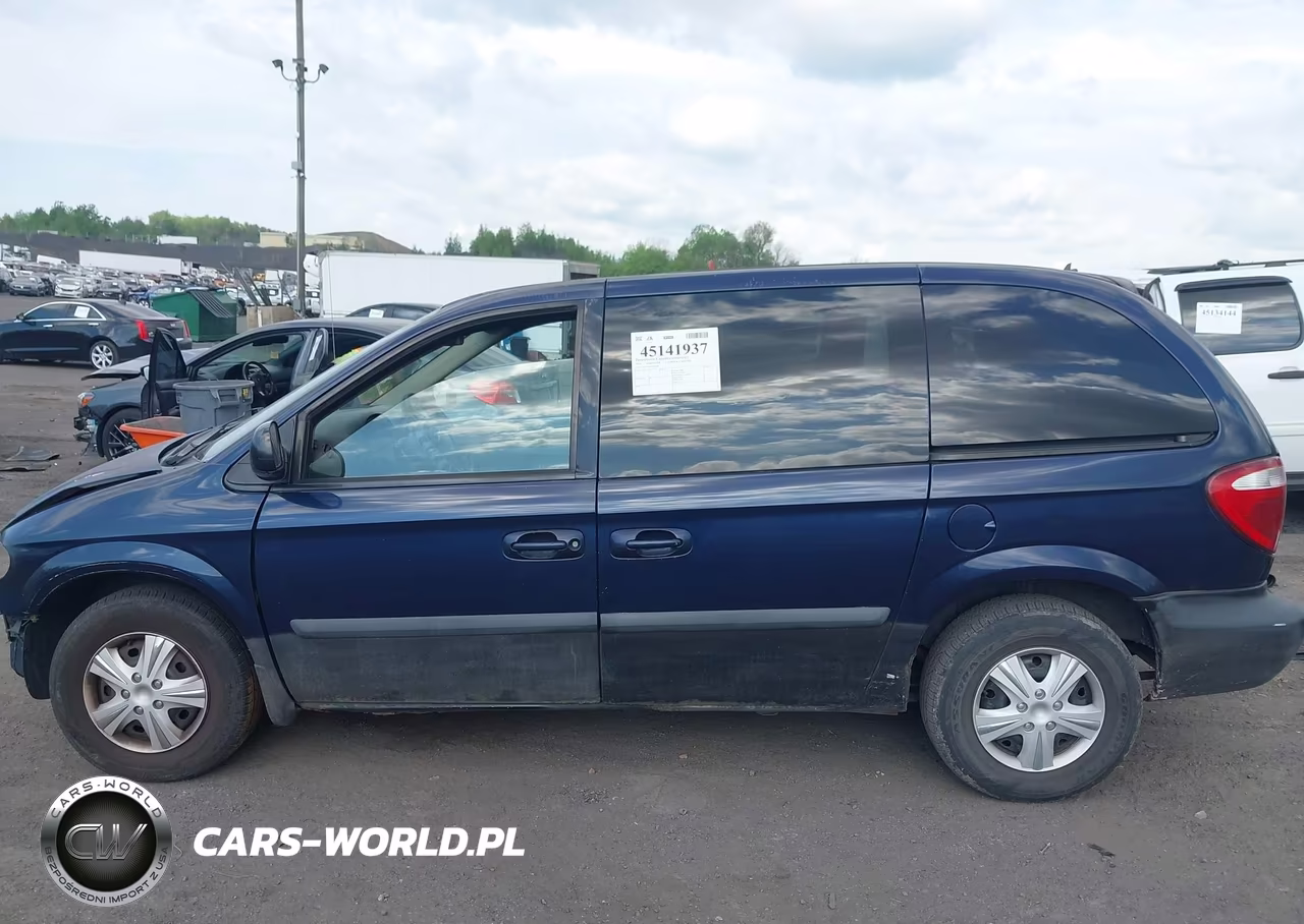 2005 Chrysler Town & Country VIN:1C4GP45RX5B343466 - 14
