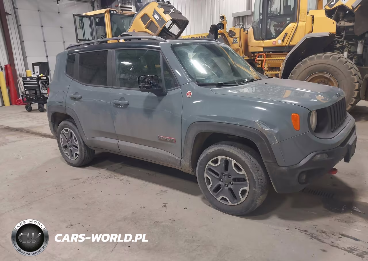 2015 Jeep Renegade Trailhawk – zdjęcie 1 z 16