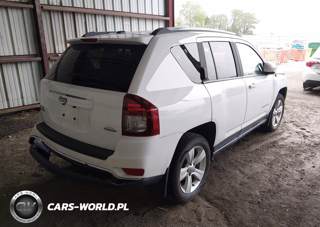 2014 Jeep Compass Latitude VIN:1C4NJDEB4ED646050 - 4