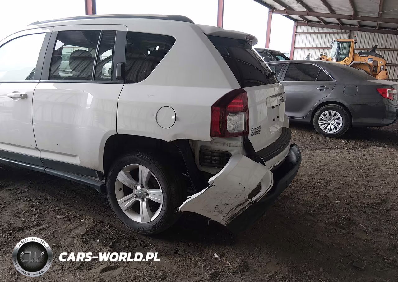 2014 Jeep Compass Latitude VIN:1C4NJDEB4ED646050 - 6