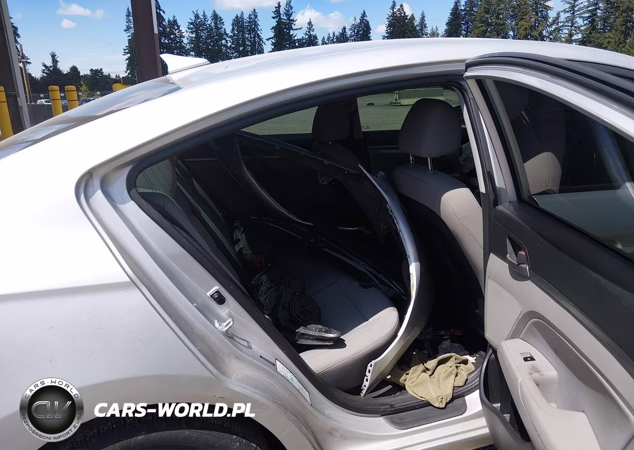 2018 Hyundai Elantra Sel VIN:5NPD84LF5JH317746 - 8