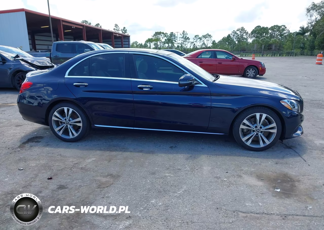 2018 Mercedes-Benz C 300 VIN:55SWF4JB9JU279126 - 13