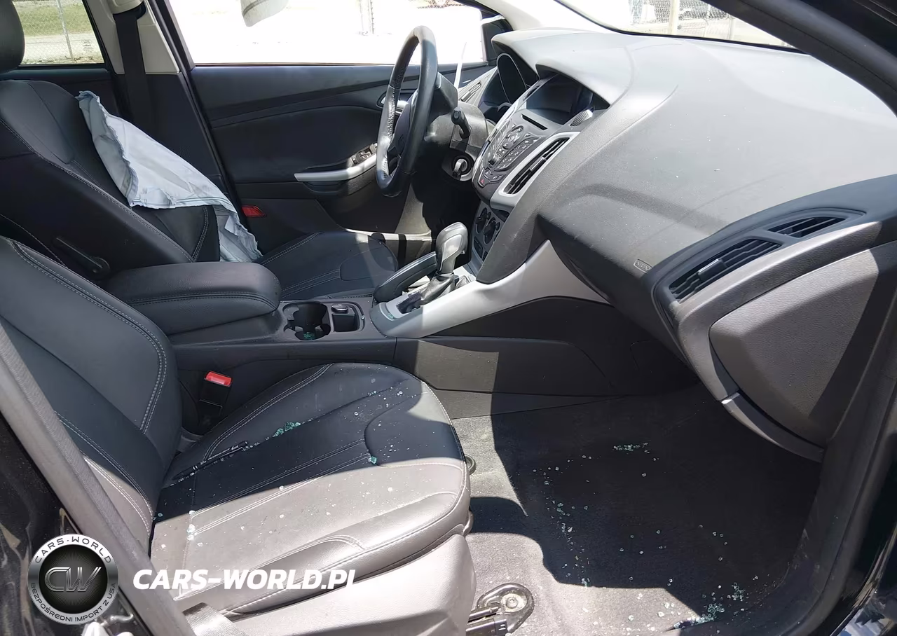 2014 Ford Focus Se VIN:1FADP3K29EL120016 - 5