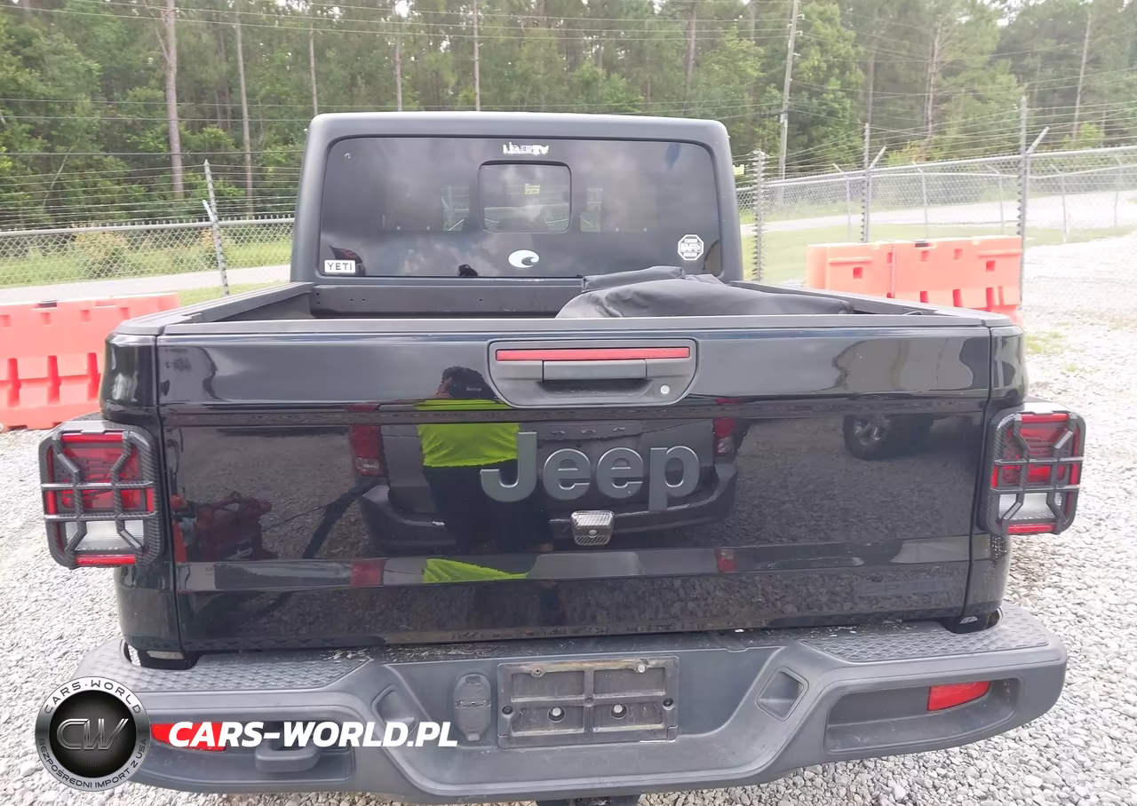 2020 Jeep Gladiator Sport S 4X4 VIN:1C6HJTAG1LL107971 - 16