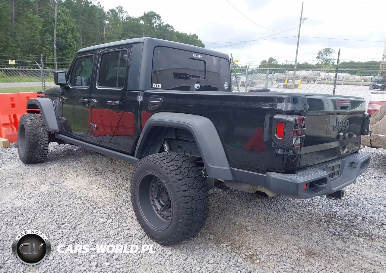 2020 Jeep Gladiator Sport S 4X4 VIN:1C6HJTAG1LL107971 - 3