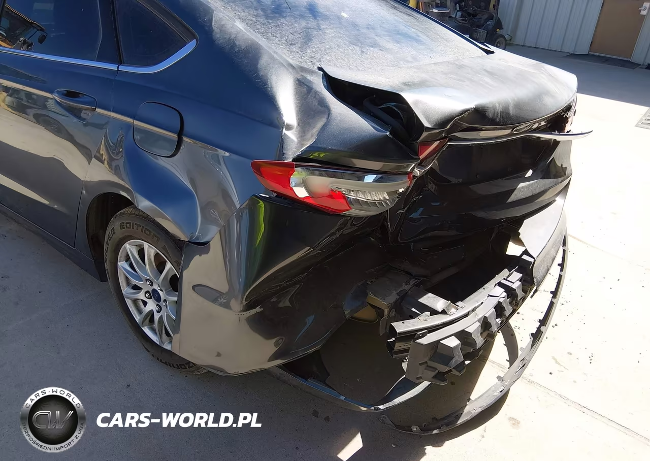 2017 Ford Fusion S VIN:3FA6P0G70HR301474 - 6