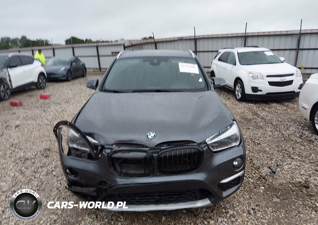 2018 BMW X1 xDrive28I VIN:WBXHT3C30J5K21459 - 12