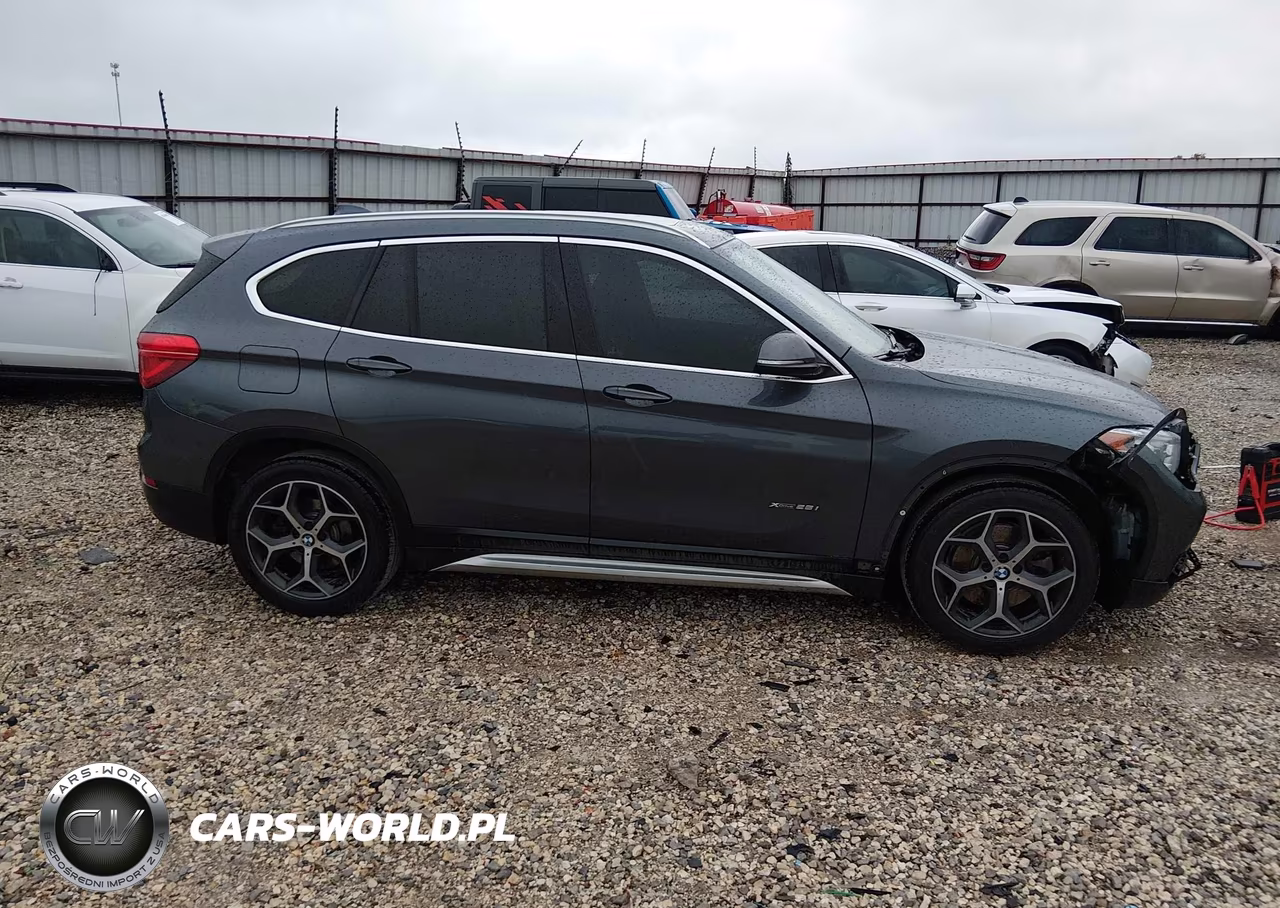 2018 BMW X1 xDrive28I VIN:WBXHT3C30J5K21459 - 13