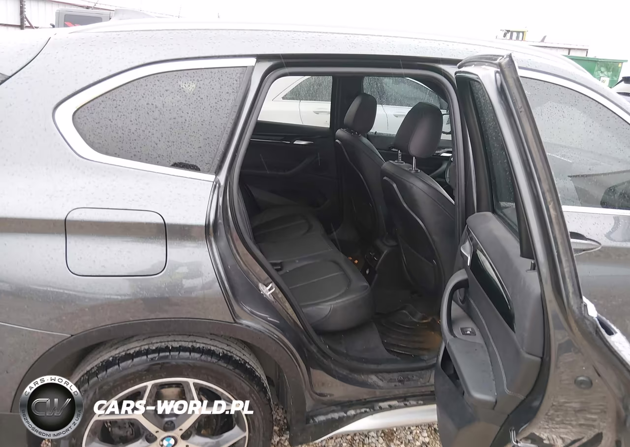 2018 BMW X1 xDrive28I VIN:WBXHT3C30J5K21459 - 8