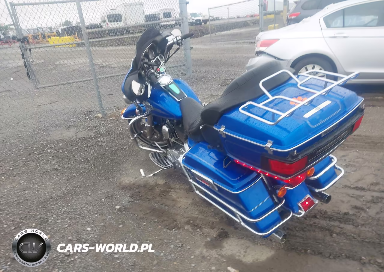 2007 Harley-Davidson Flhtcui VIN:1HD1FC4187Y682451 - 3