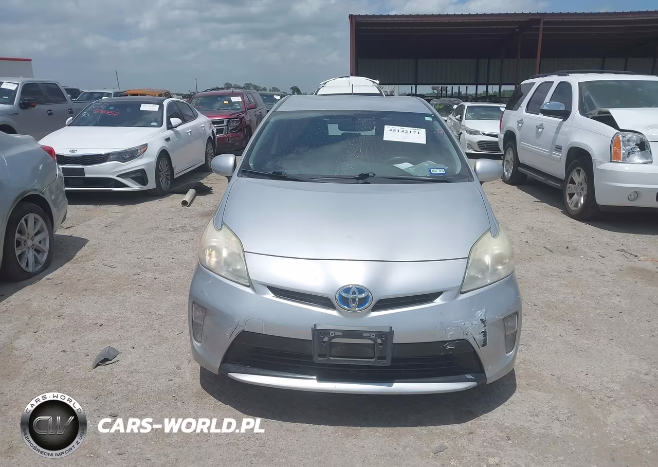 2013 Toyota Prius Two VIN:JTDKN3DU5D5627035 - 13