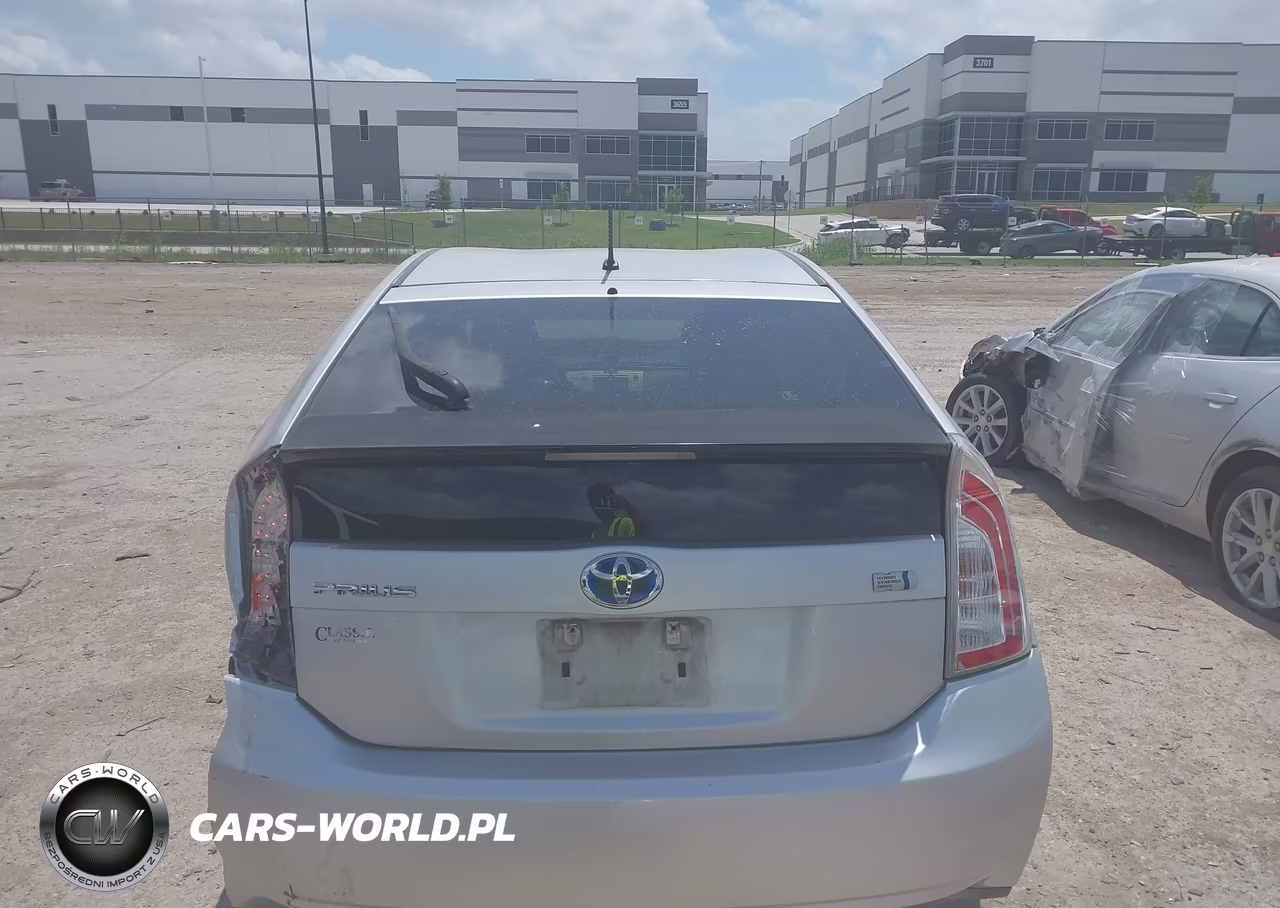 2013 Toyota Prius Two VIN:JTDKN3DU5D5627035 - 17